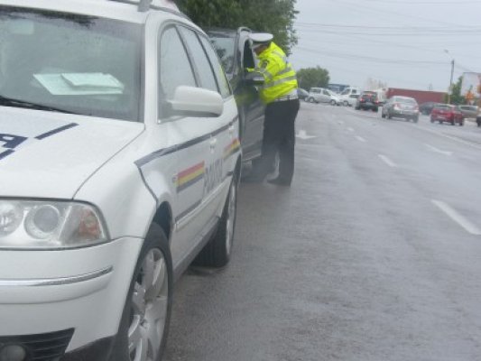 Drumurile din Constanţa, acoperite cu polei: sfaturi de la poliţiştii rutieri
